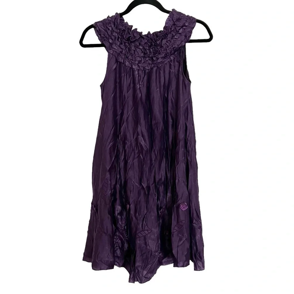 Purple Floral Sleeveless Trapeze Style Smocked Mini Dress Approx XS